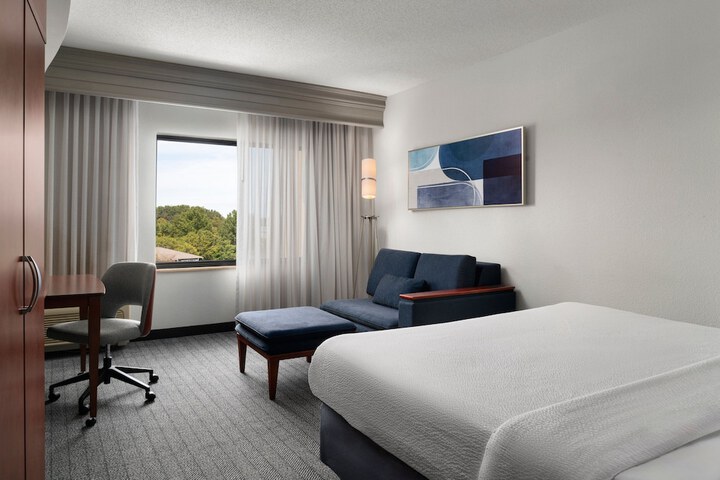 Courtyard by Marriott Richmond North