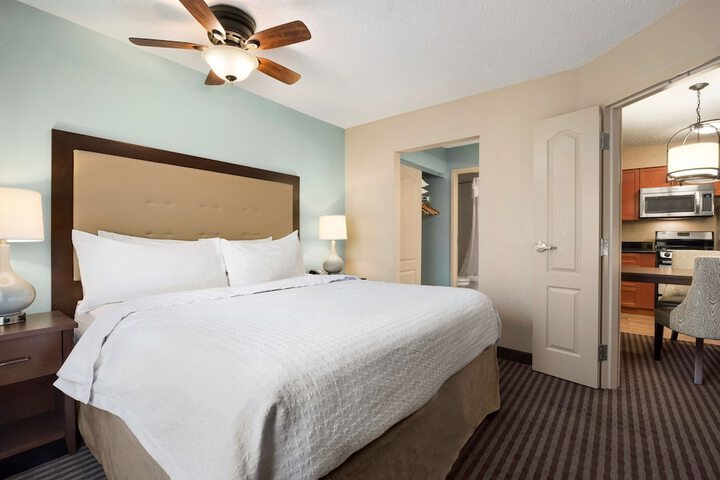 Room 18 of 28
