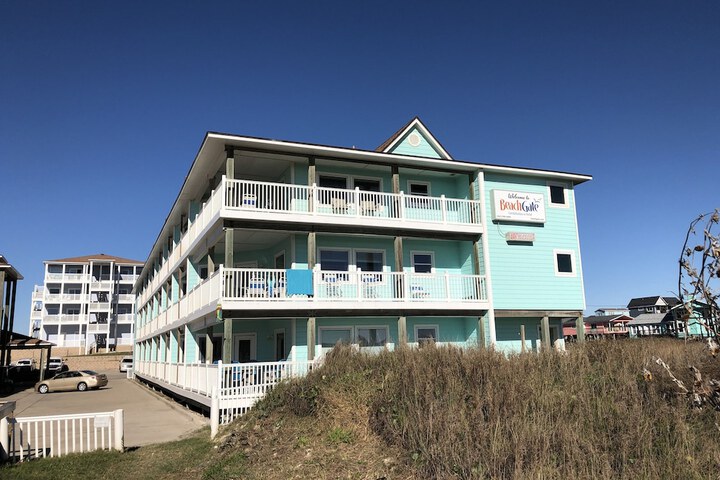 Beachgate CondoSuites and Oceanfront Resort