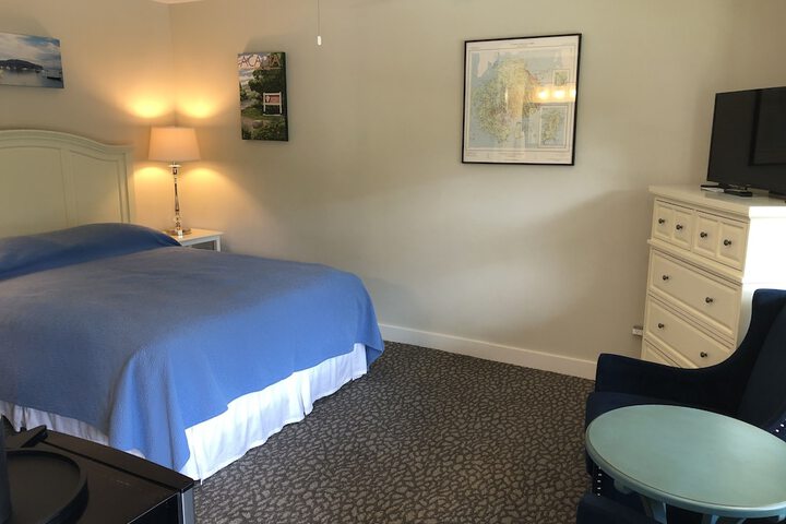 Room 18 of 37