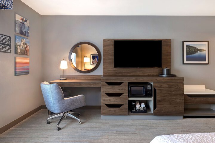 Room 10 of 31