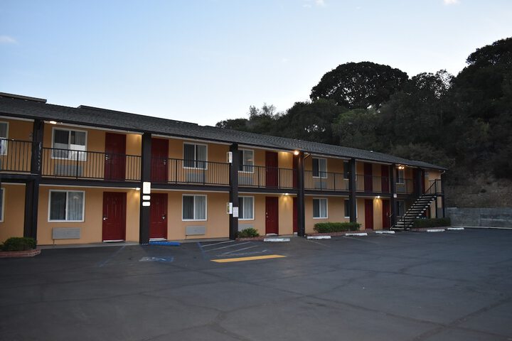 Hotel 5 of 13