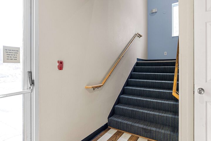 Super 8 by Wyndham Pittsburgh / Monroeville
