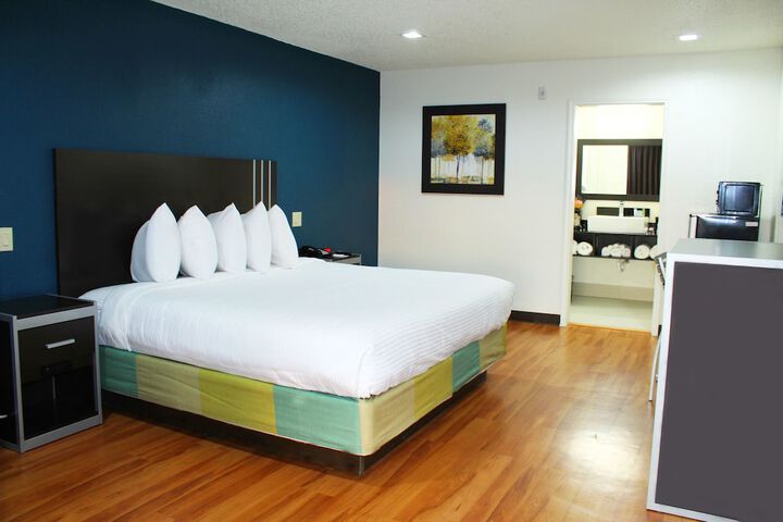 Room 12 of 27