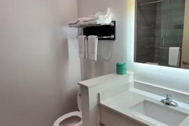 Room 5 of 15