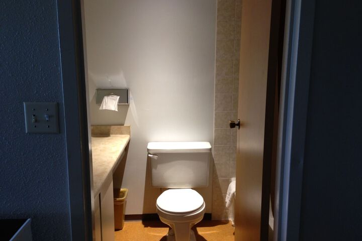 Room 47 of 68