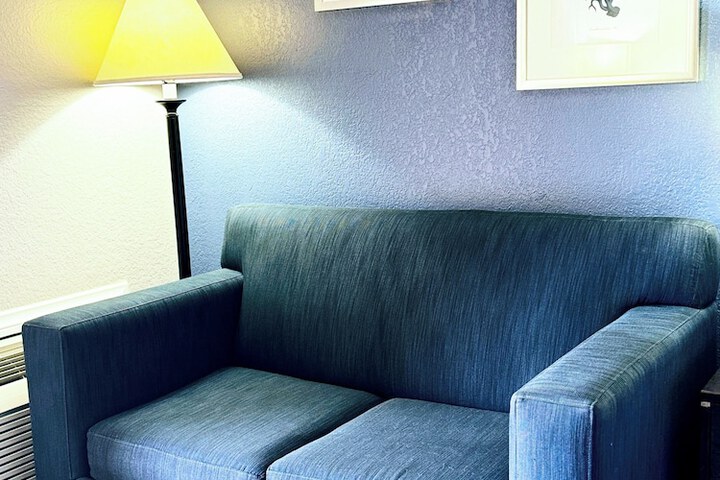 Room 28 of 105