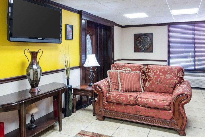 Hotel Interior 10 of 31
