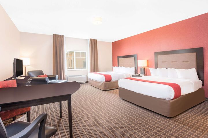 Hawthorn Extended Stay by Wyndham Dickinson