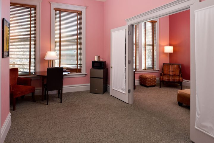 Montvale Hotel