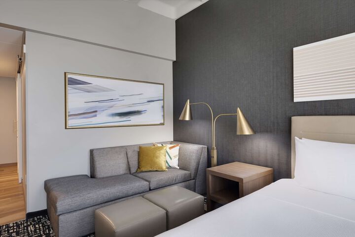 Room 27 of 46
