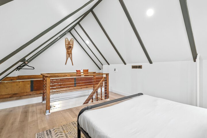 Basecamp Lodge