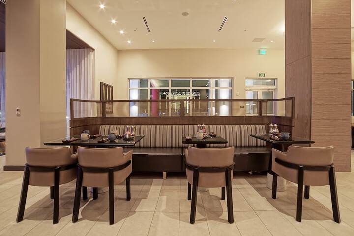 Dining 53 of 76