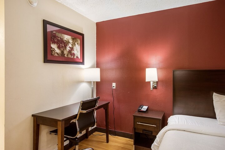 Room 10 of 29