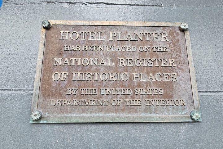 Hotel Planter