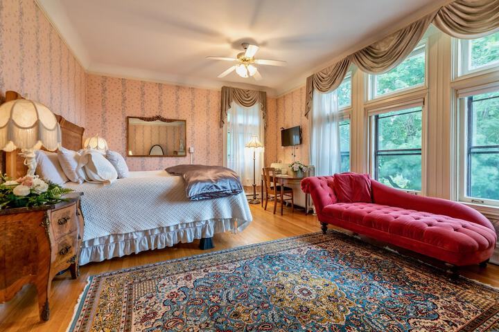 Room 119 of 275