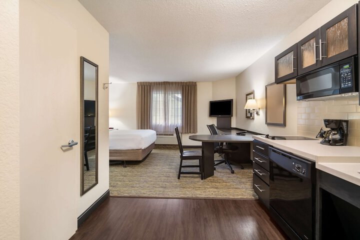 Room 15 of 39