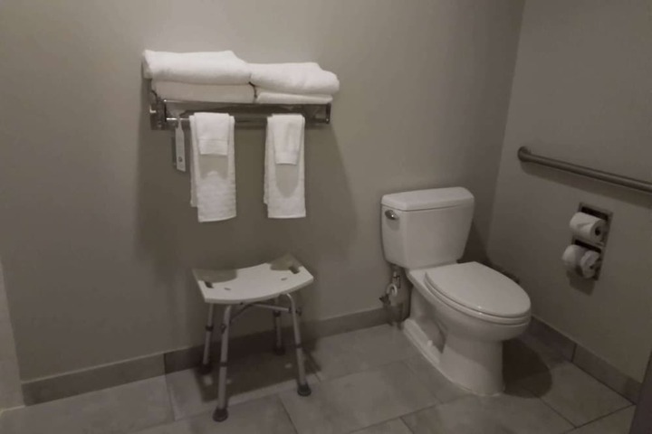 Room 21 of 28