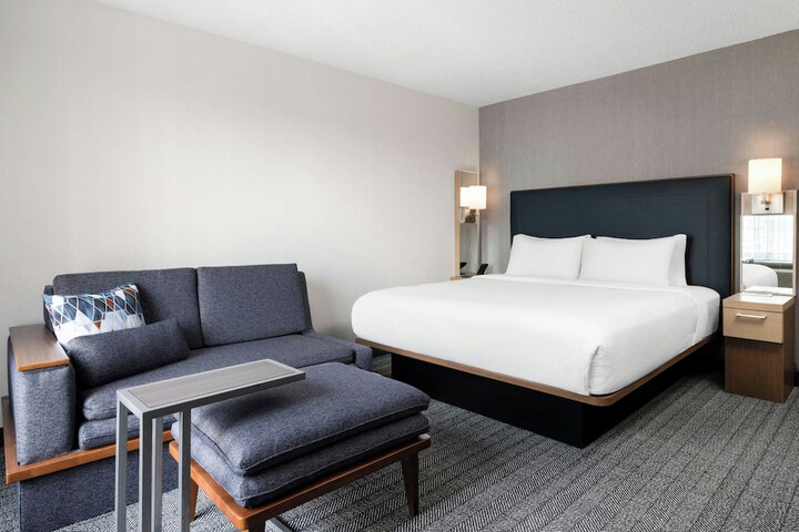 Courtyard by Marriott Charlotte City Center