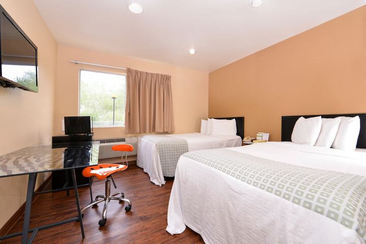 Room 17 of 28