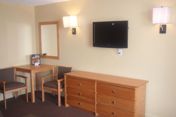 Room 10 of 13