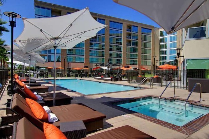 Sundeck 26 of 37