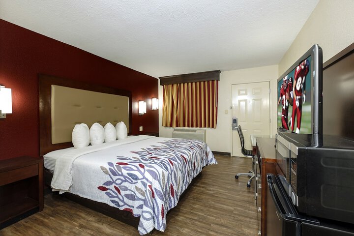 Room 11 of 24