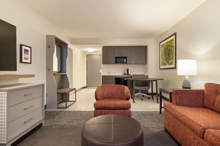 Room 11 of 39