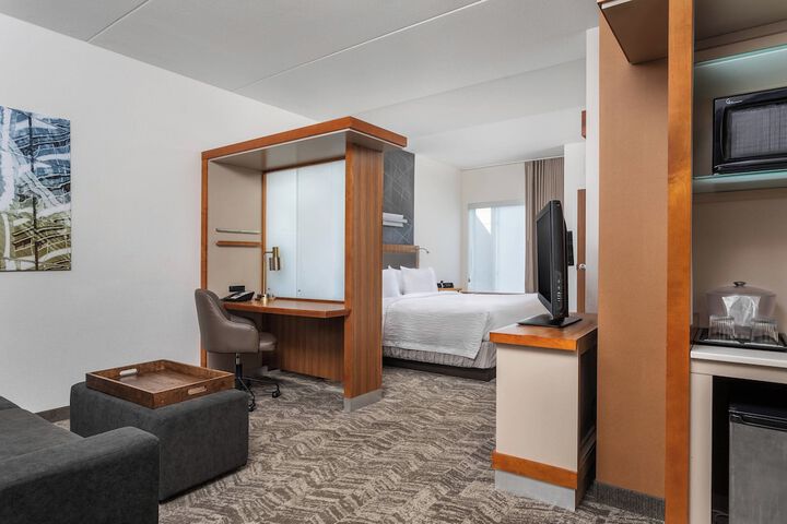 Room 16 of 44