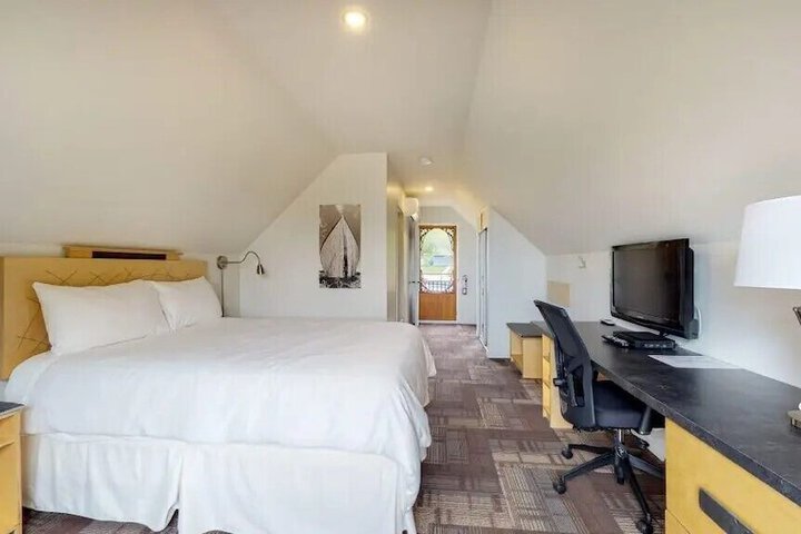 Room 83 of 130