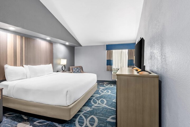 Quality Inn Shawnee North I-40