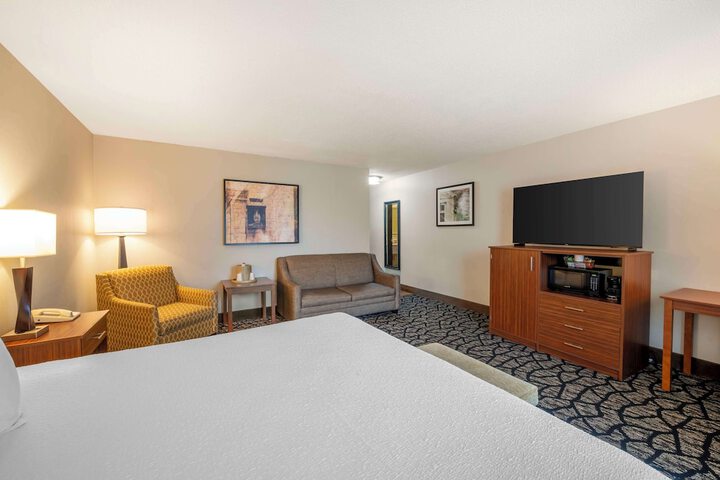 Room 21 of 28