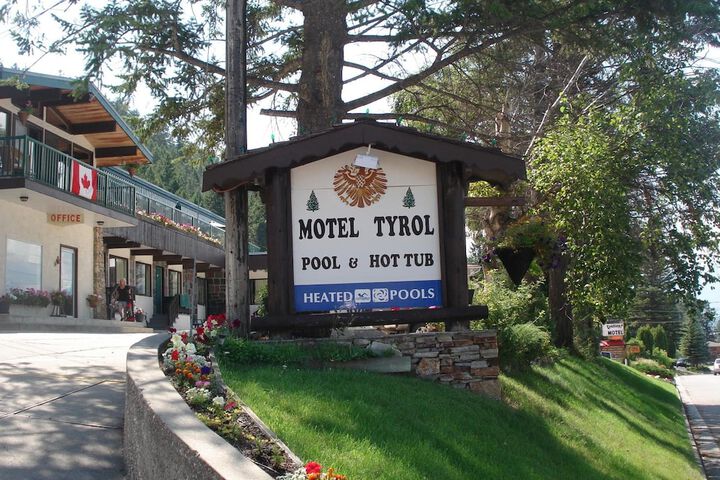 Hotel 2 of 59