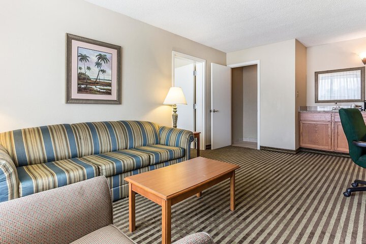 Room 17 of 38