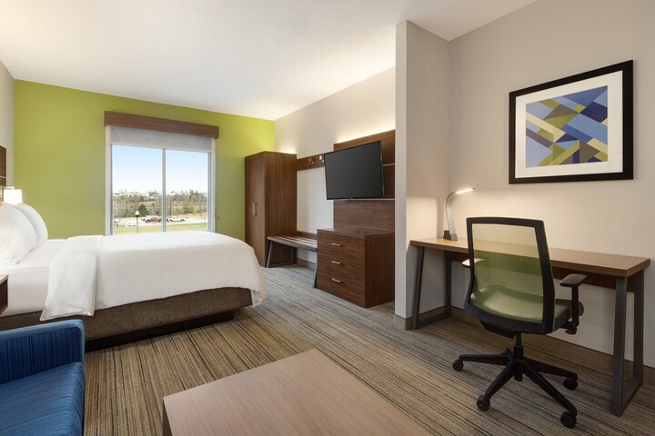 Holiday Inn Express Hotel and Suites of Opelika / Auburn by IHG