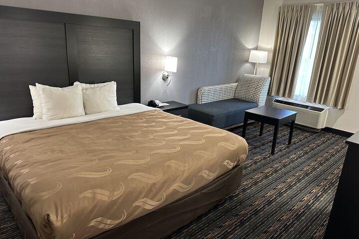Room 21 of 40