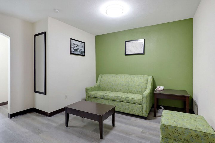 Room 10 of 46