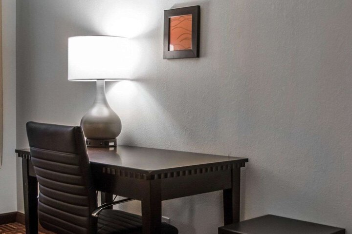 Room 27 of 37
