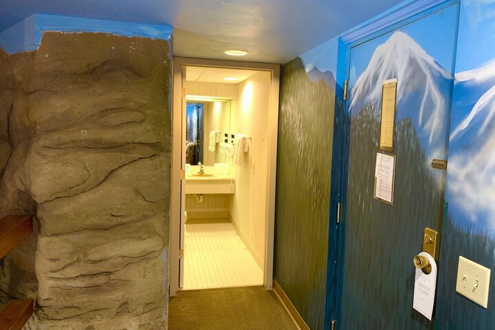 Room 234 of 334