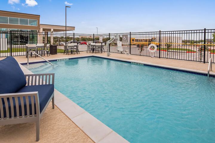 Pool 4 of 42