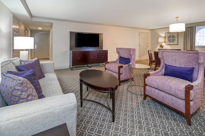 Room 72 of 112