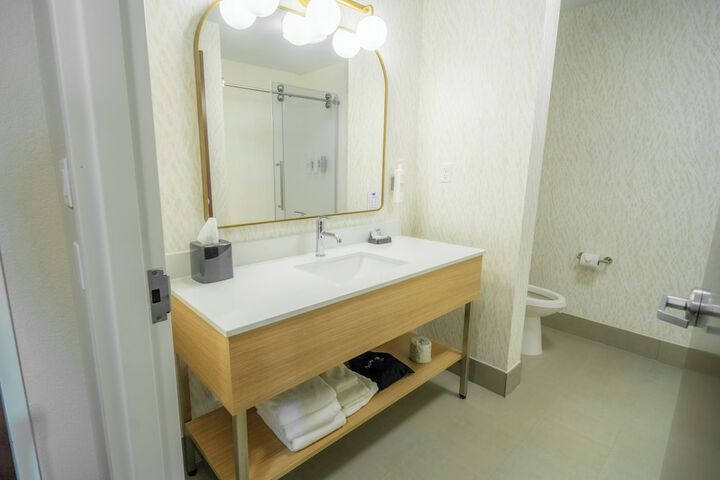 Hampton Inn & Suites Mission