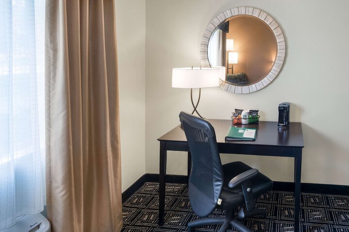 Room 51 of 66
