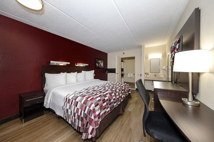 Room 12 of 37
