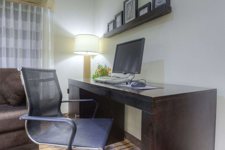 Business Center 54 of 56