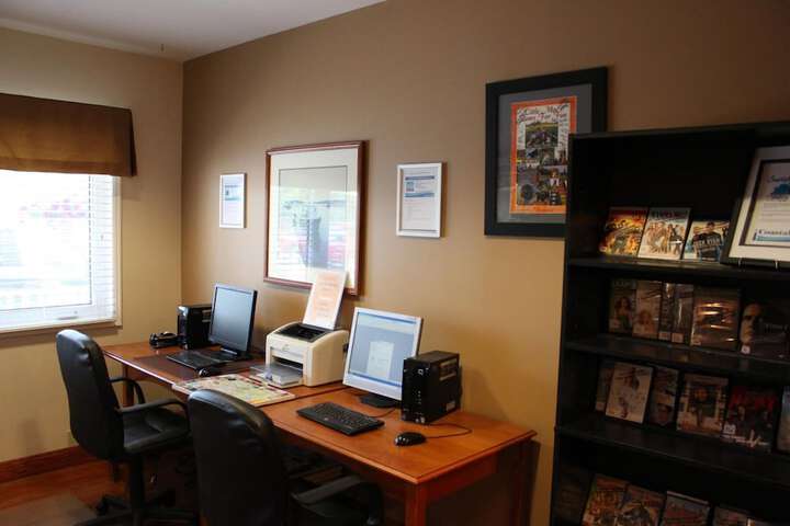Business Center 47 of 50