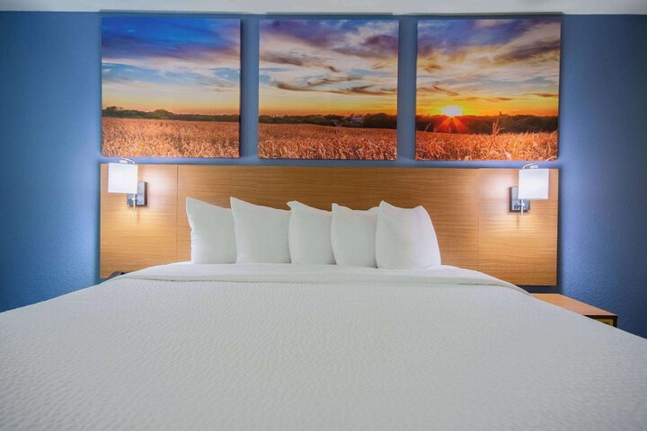 Room 28 of 45