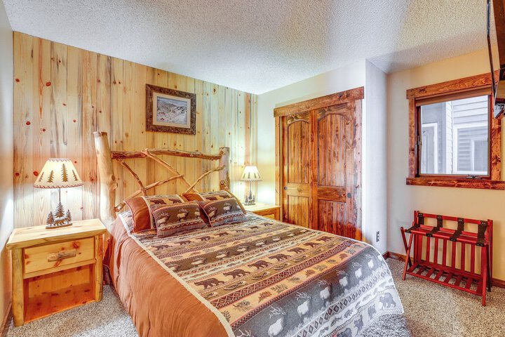 Ski-in / ski-out Granby Ranch Escape With Balcony!