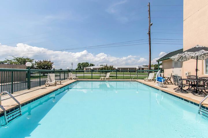 Pool 16 of 49