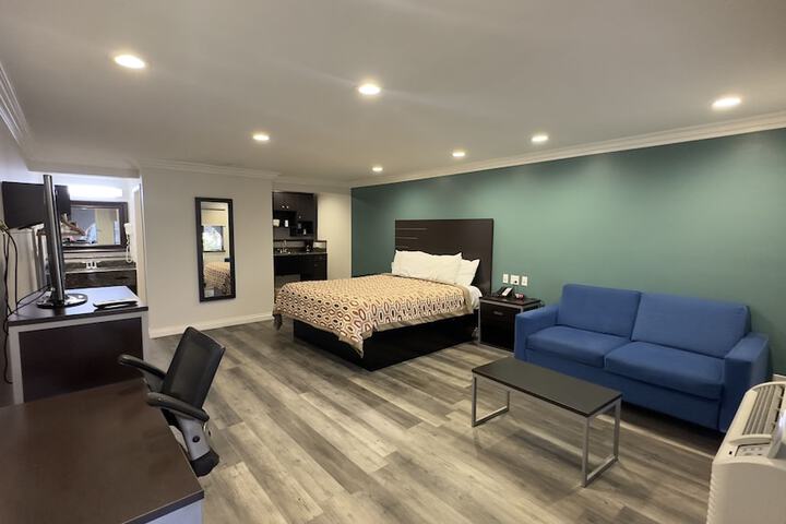 Garden Inn & Suites